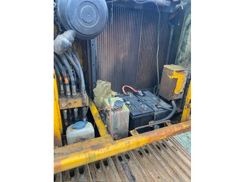 حفار زاحف JCB JS130: صورة 3