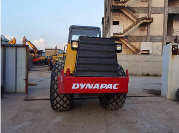مدحلة DYNAPAC CA301D-roller: صورة 2 مدحلة DYNAPAC CA301D-roller: صورة 2