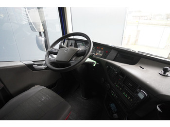 Interior photo 1: رأس تريلا Volvo FH 420 ADR EURO 6 733.000km Interior photo 1: رأس تريلا Volvo FH 420 ADR EURO 6 733.000km