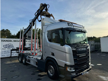 شاحنة قطع الأشجار SCANIA R 730