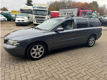 سيارة Volvo V70 V70: صورة 2