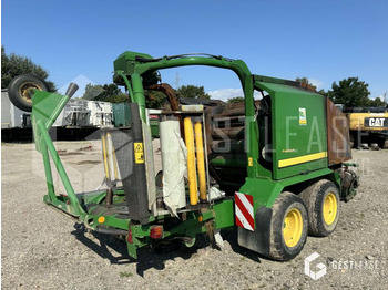 آلة بالات دائرية John Deere 744: صورة 2