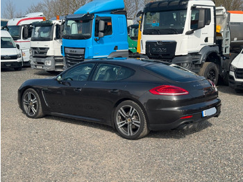 سيدان PORSCHE