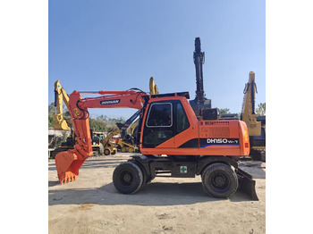 حفار ذو عجلات Doosan DH150W: صورة 2 حفار ذو عجلات Doosan DH150W: صورة 2