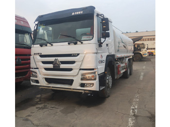 سيارة خدمات/ سيارة خاصة SINOTRUK