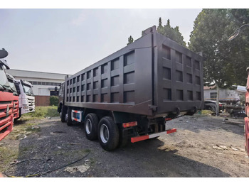 شاحنة قلاب Sinotruk HOWO 371 8*4 Dump truck: صورة 4