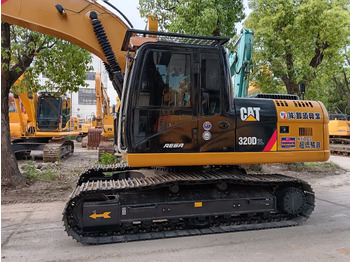 حفار زاحف CATERPILLAR 320D2