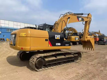 حفار زاحف CATERPILLAR 320D2