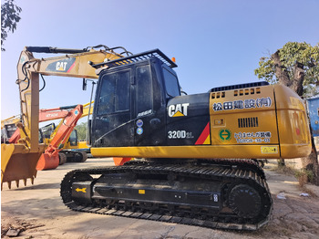حفار زاحف CATERPILLAR 320D2