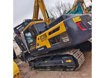حفار زاحف VOLVO EC210B
