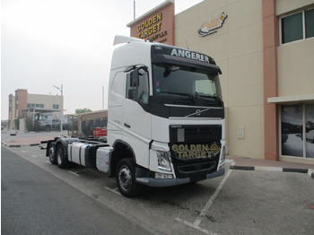 شاحنة بهيكل معدني للمقصورة VOLVO FH 460