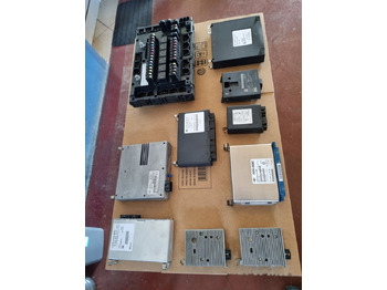 وحدة إي سي يو - شاحنة Mercedes-Benz Actros MP4: صورة 3