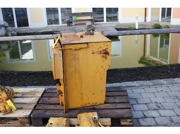 خزان الوقود - آلات الإنشاء Liebherr A902: صورة 2 خزان الوقود - آلات الإنشاء Liebherr A902: صورة 2