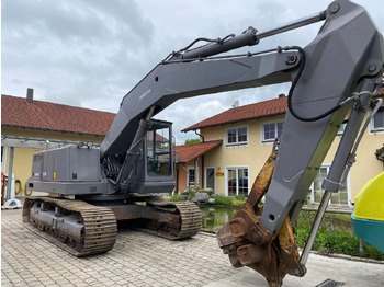 حفار زاحف VOLVO EC300