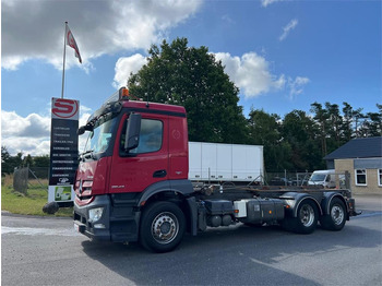 شاحنة لودر انزلاقي MERCEDES-BENZ Antos 2543
