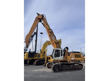 آلة التعامل مع النفايات LIEBHERR R 954 B
