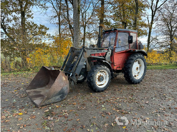 تأجير  Traktor Valmet 405-4 med frontlastare Traktor Valmet 405-4 med frontlastare: صورة 3