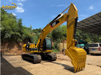 حفار زاحف CATERPILLAR 320D
