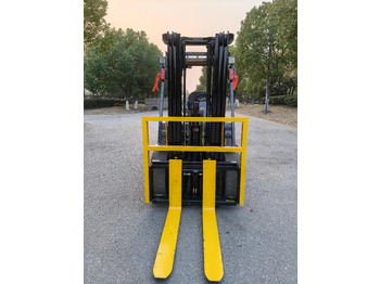 رافعة شوكية ديزل TCM FD35, FD30 Forklift with ISUZU Engine: صورة 4