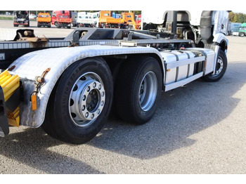 شاحنة برافعة خطافية Mercedes-Benz Antos 2551 ENA: صورة 5