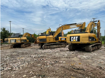 حفار زاحف CATERPILLAR 320D