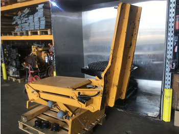 الكابينة والداخلية LIEBHERR