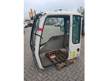 الكابينة والداخلية LIEBHERR