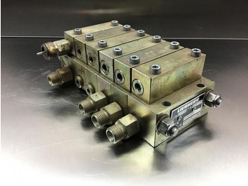 أجهزة هيدروليكية LIEBHERR