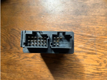 وحدة إي سي يو - شاحنة Mercedes Continental ZVFB Steuergerät A0004461616: صورة 3 وحدة إي سي يو - شاحنة Mercedes Continental ZVFB Steuergerät A0004461616: صورة 3