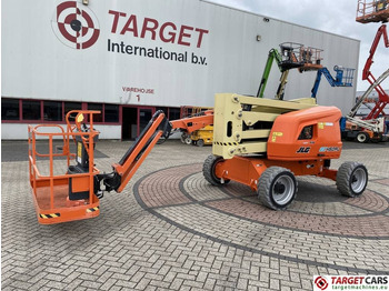 مرفاع مفصلي JLG