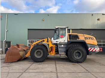 اللودر بعجل LIEBHERR L 576
