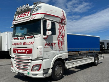 ناقلة حاويات/ شاحنة حاويات DAF XF 480