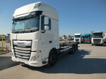 ناقلة حاويات/ شاحنة حاويات DAF XF 480