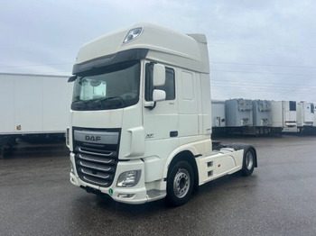مقطورة السحب DAF XF 106 460