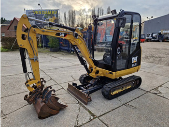حفار صغير CATERPILLAR 301.7D