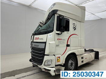 مقطورة السحب DAF XF 460
