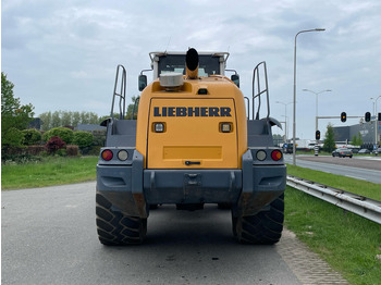 اللودر بعجل Liebherr L580: صورة 4