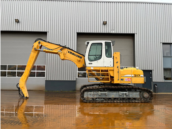 آلة التعامل مع النفايات LIEBHERR R 317