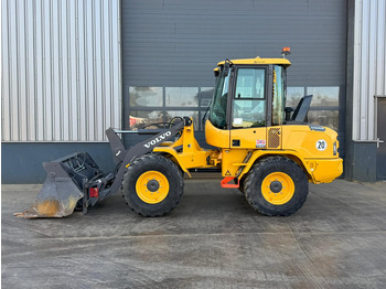 اللودر بعجل VOLVO L30G