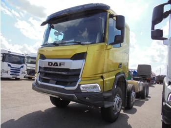 شاحنة بهيكل معدني للمقصورة DAF XD 450