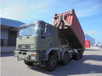 شاحنة برافعة خطافية IVECO EuroTrakker