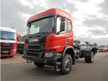 شاحنة بهيكل معدني للمقصورة SCANIA P 450