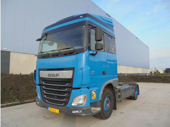 مقطورة السحب DAF XF 440