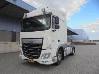 مقطورة السحب DAF XF 440