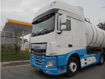 مقطورة السحب DAF XF 440