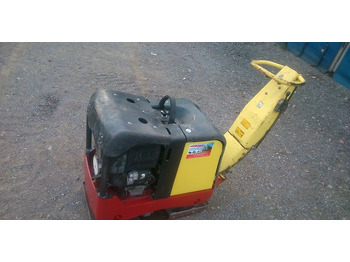 صفيحة هزازة DYNAPAC