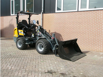 اللودر المجنزر صغير للبيع  Giant G2500: صورة 3