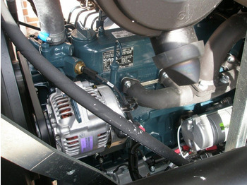 اللودر المجنزر صغير للبيع  Giant G2500: صورة 5