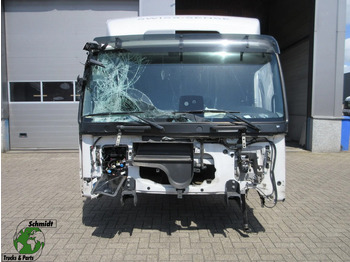 الكابينة والداخلية MERCEDES-BENZ