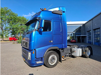 مقطورة السحب VOLVO FH13 400